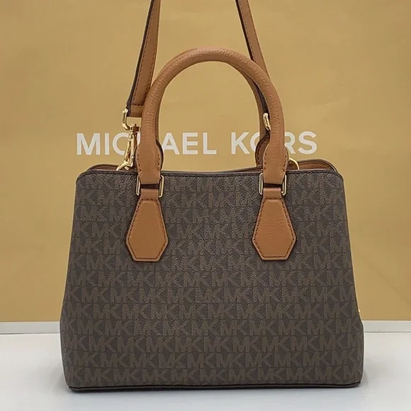MICHAEL KORS
Camille Small Satchel / Crossbody BROWN
SIGNATURE COLOR - Picture 3 of 16